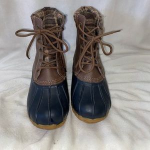 Brown and Blue Sporto ankle rain boots